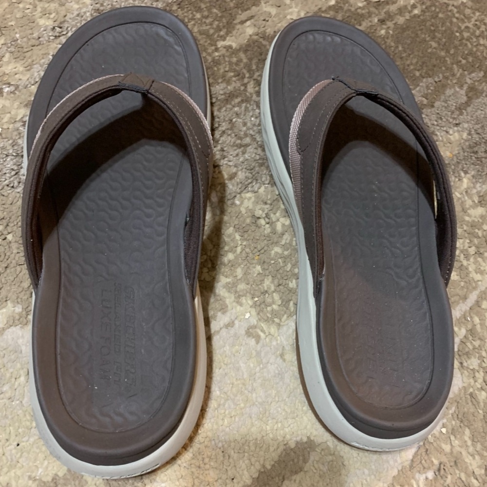 Skechers Luxe Foam Sandals